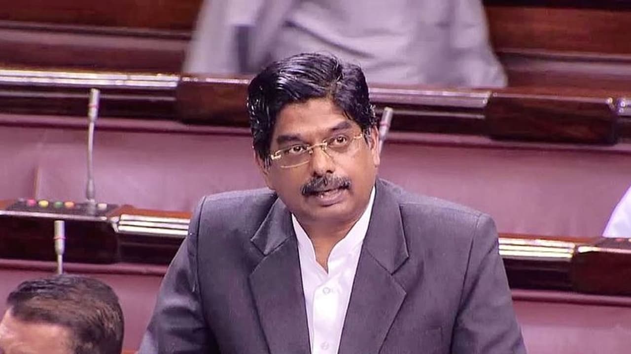 ஆளுநர் முடிவெடுக்க கால வரம்பு நிர்ணயிக்க வேண்டும்... தனிநபர் மசோதா தாக்கல் செய்தார் திமுக எம்.பி. வில்சன்!!