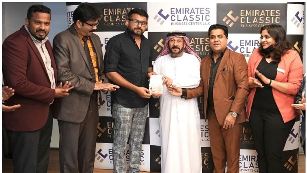 ഏഷ്യാനെറ്റ് ന്യൂസ് ഗള്ഫ് ചീഫ് റിപ്പോർട്ടർ അരുണ് രാഘവന് യുഎഇ ഗോള്ഡന് വിസ ഏഷ്യാനെറ്റ് ന്യൂസ് ഗള്ഫ് ചീഫ് റിപ്പോർട്ടർ അരുണ് രാഘവന് യുഎഇ ഗോള്ഡന് വിസ