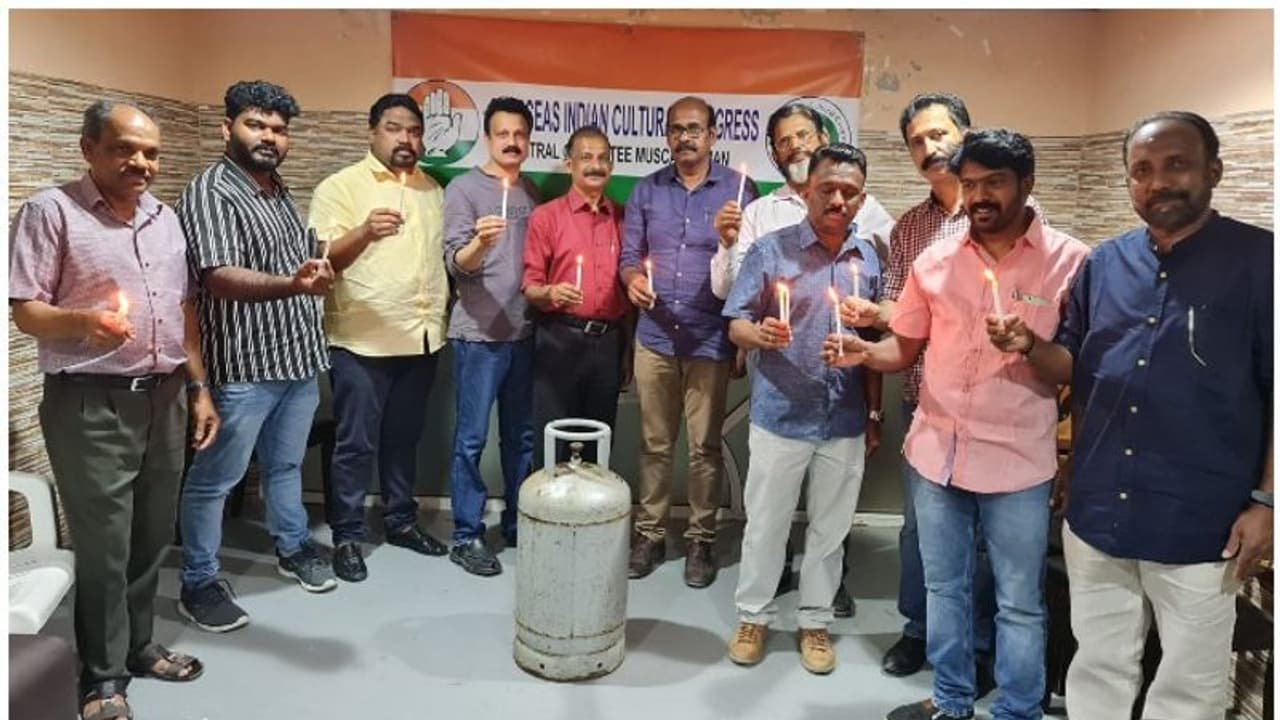 ഇന്ധനവില വര്ധനവിനെതിരെ ഒഐസിസി ഒമാന് ഇന്ധനവില വര്ധനവിനെതിരെ ഒഐസിസി ഒമാന്