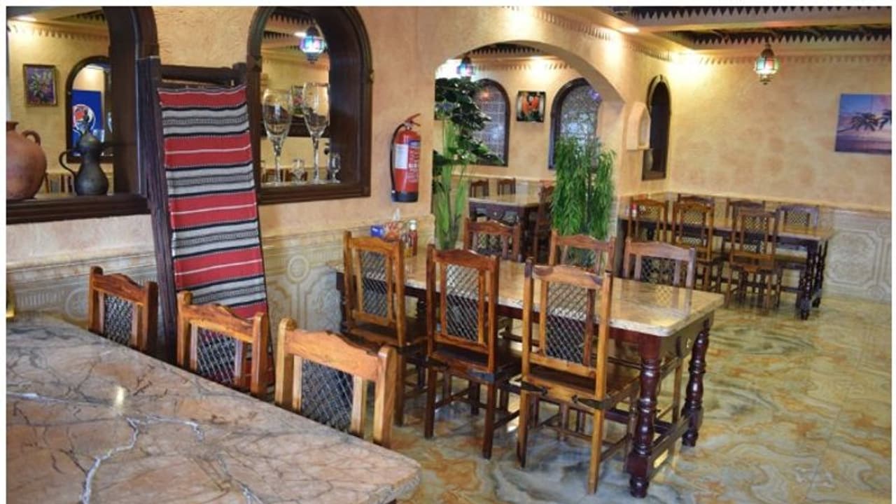 Delhi HC stays guidelines that ban restaurants from charging service charge Delhi HC stays guidelines that ban restaurants from charging service charge