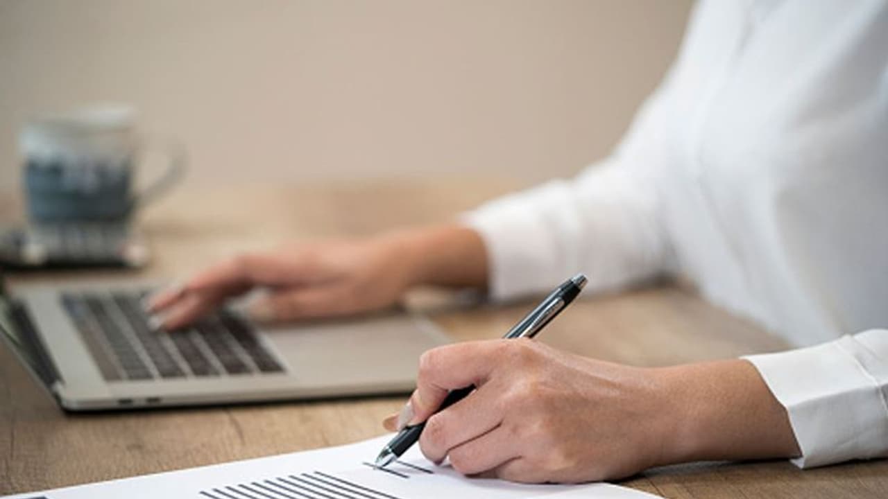 എയര്ലൈന് മാനേജ്മെന്റ് കോഴ്സ്, സിവില് ഡ്രാഫ്റ്റ്സ്മാന്, മറ്റ് തൊഴിലധിഷ്ഠിത കോഴ്സുകൾ എയര്ലൈന് മാനേജ്മെന്റ് കോഴ്സ്, സിവില് ഡ്രാഫ്റ്റ്സ്മാന്, മറ്റ് തൊഴിലധിഷ്ഠിത കോഴ്സുകൾ