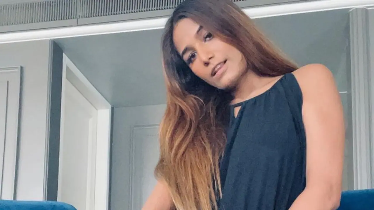 ಪತಿಯ ಜೊತೆಗಿನ ಬ್ರೇಕಪ್ ಬಗ್ಗೆ ಮಾತನಾಡಿ ಕಣ್ಣೀರಾಕಿದ ಪೂನಂ ಪಾಂಡೆ ಪತಿಯ ಜೊತೆಗಿನ ಬ್ರೇಕಪ್ ಬಗ್ಗೆ ಮಾತನಾಡಿ ಕಣ್ಣೀರಾಕಿದ ಪೂನಂ ಪಾಂಡೆ