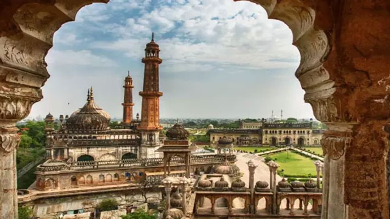 लखनऊ को 30 साल आगे ले जाने में आएगा करीब 50 हजार करोड़ का खर्चा, खाका तैयार लखनऊ को 30 साल आगे ले जाने में आएगा करीब 50 हजार करोड़ का खर्चा, खाका तैयार