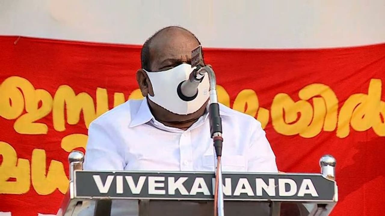 ബിജെപി രാജ്യത്തെ കൊള്ളയടിക്കുന്നു, ഇന്ധന വില വർധന എണ്ണക്കമ്പനികൾക്ക് വേണ്ടി: കോടിയേരി ബിജെപി രാജ്യത്തെ കൊള്ളയടിക്കുന്നു, ഇന്ധന വില വർധന എണ്ണക്കമ്പനികൾക്ക് വേണ്ടി: കോടിയേരി