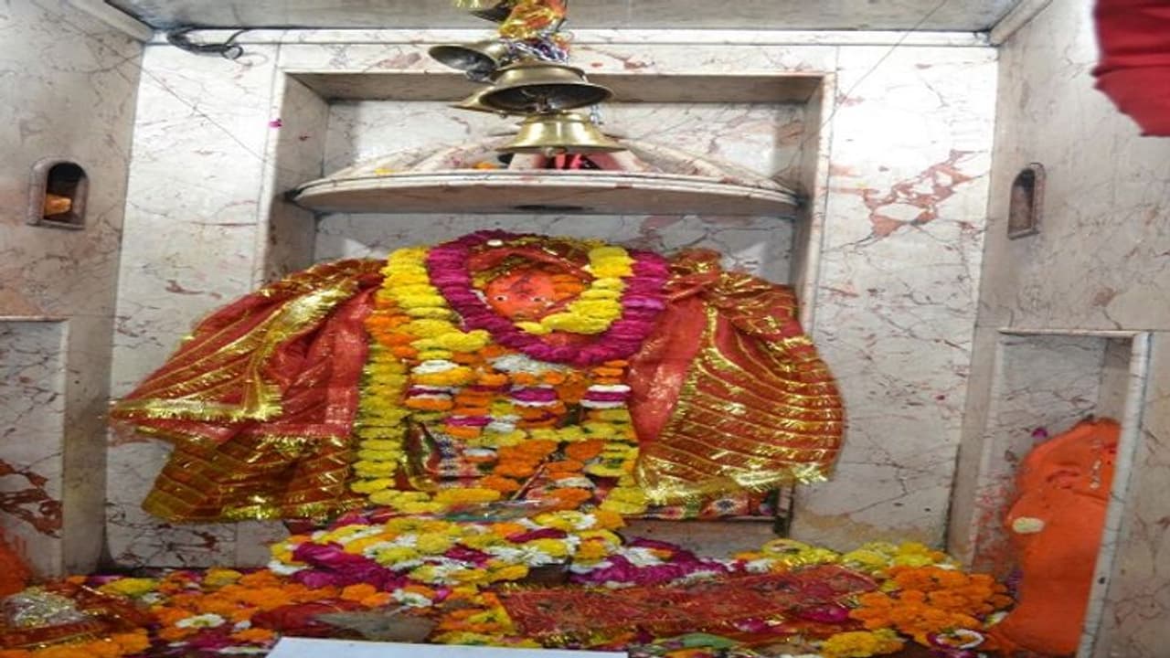 Inside Story: कानपुर के बारहदेवी मंदिर का 17 सौ वर्ष पुराना है इतिहास, दर्शन मात्र से पूरी होती हैं मनोकामनाएं Inside Story: कानपुर के बारहदेवी मंदिर का 17 सौ वर्ष पुराना है इतिहास, दर्शन मात्र से पूरी होती हैं मनोकामनाएं
