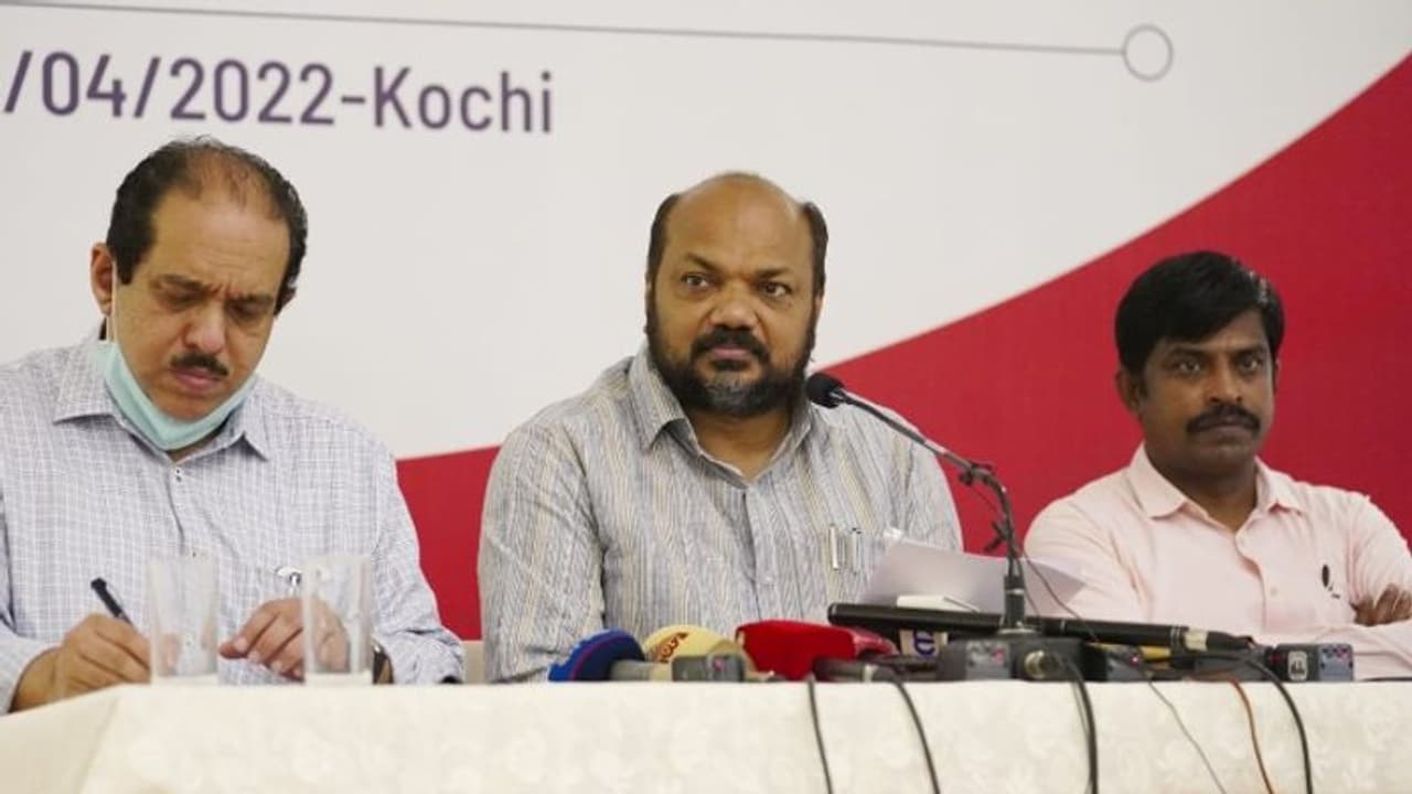 ചരിത്ര മുന്നേറ്റം, വ്യവസായ വകുപ്പിൽ പൊതുമേഖലയിൽ 20 കമ്പനികൾ ലാഭത്തിൽ; യുഡിഎഫ് കാലത്തെ അപേക്ഷിച്ച് 36% വളർച്ച ചരിത്ര മുന്നേറ്റം, വ്യവസായ വകുപ്പിൽ പൊതുമേഖലയിൽ 20 കമ്പനികൾ ലാഭത്തിൽ; യുഡിഎഫ് കാലത്തെ അപേക്ഷിച്ച് 36% വളർച്ച