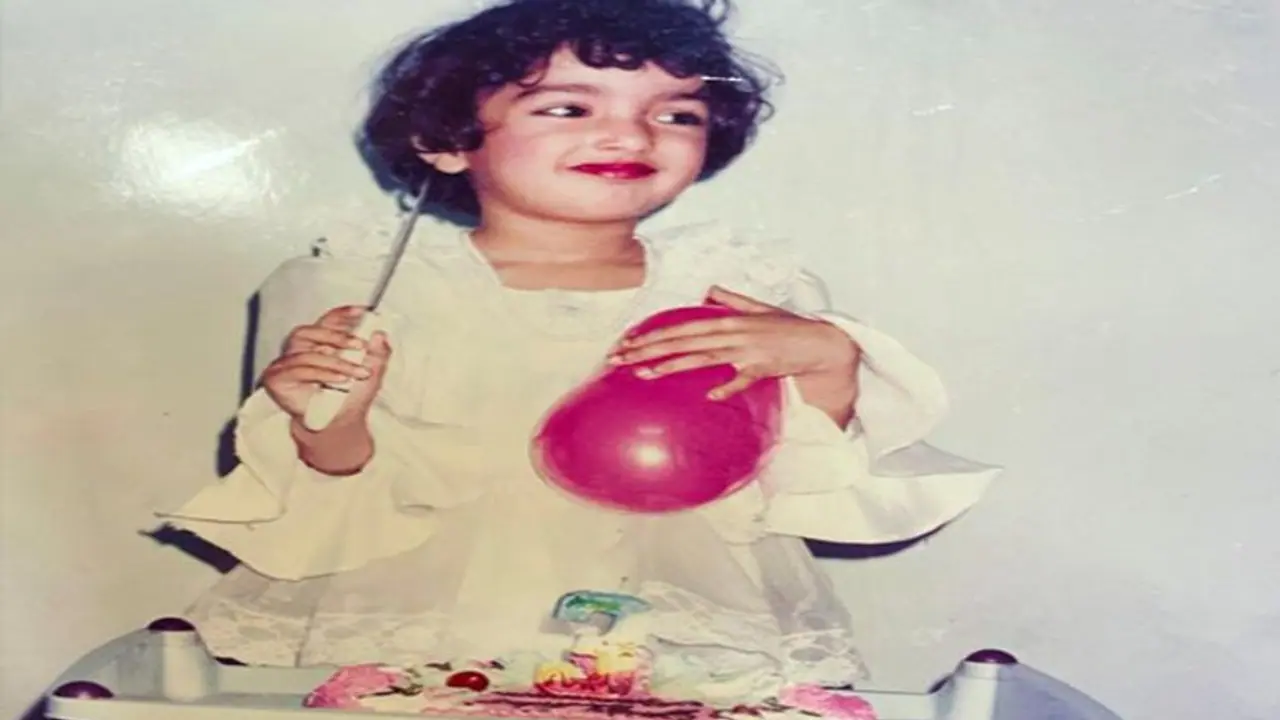 बूझो तो जानें, Bhojpuri actress ने शेयर की बचपन की फोटो, चाइल्डहुड से ही हैं चुलबुली बूझो तो जानें, Bhojpuri actress ने शेयर की बचपन की फोटो, चाइल्डहुड से ही हैं चुलबुली