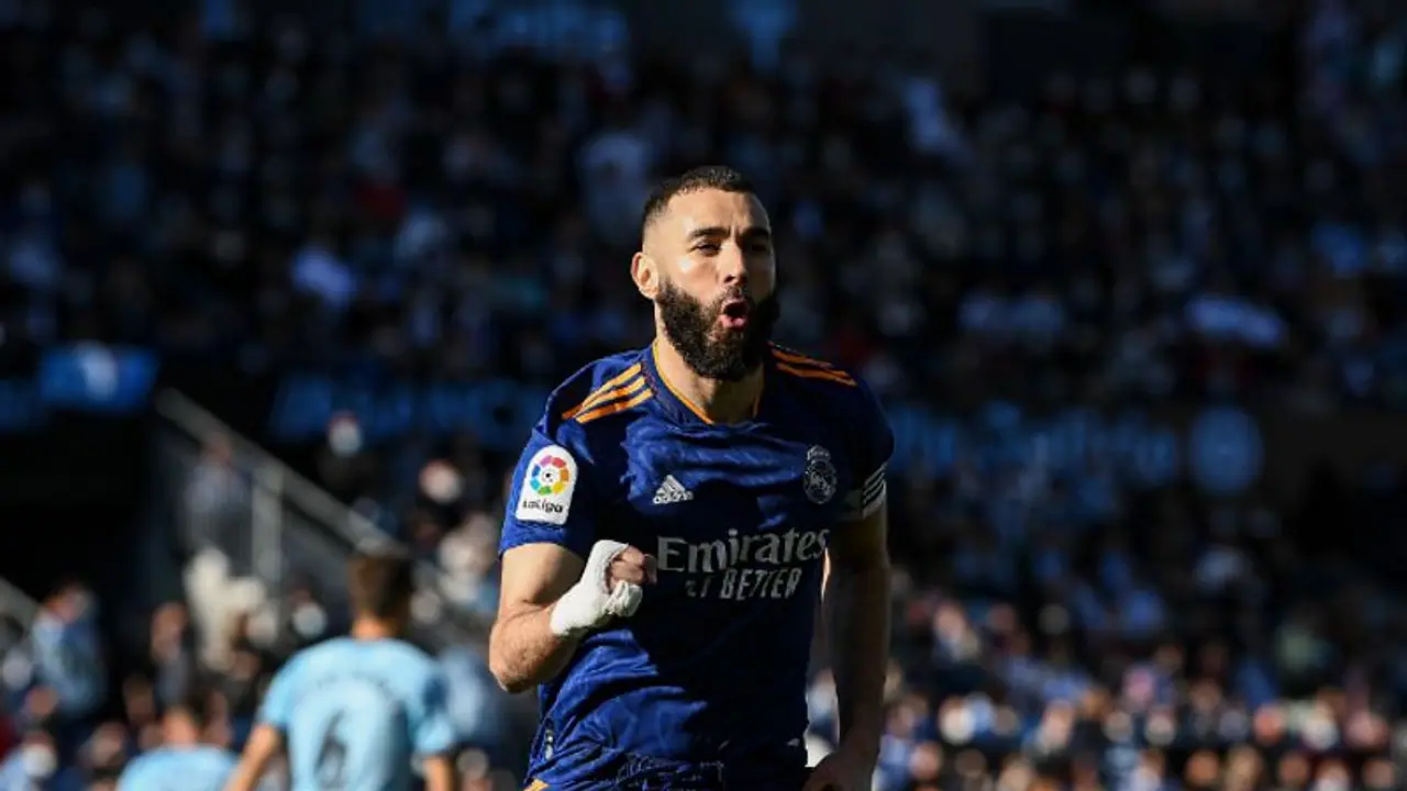 LaLiga : കരീം ബെൻസേമയ്ക്ക് ഡബിള്, സെൽറ്റാ വിഗോയെ തകര്ത്ത് റയല് മാഡ്രിഡ്; ജർമനിയില് ബയേണിന്റെ തേരോട്ടം LaLiga : കരീം ബെൻസേമയ്ക്ക് ഡബിള്, സെൽറ്റാ വിഗോയെ തകര്ത്ത് റയല് മാഡ്രിഡ്; ജർമനിയില് ബയേണിന്റെ തേരോട്ടം