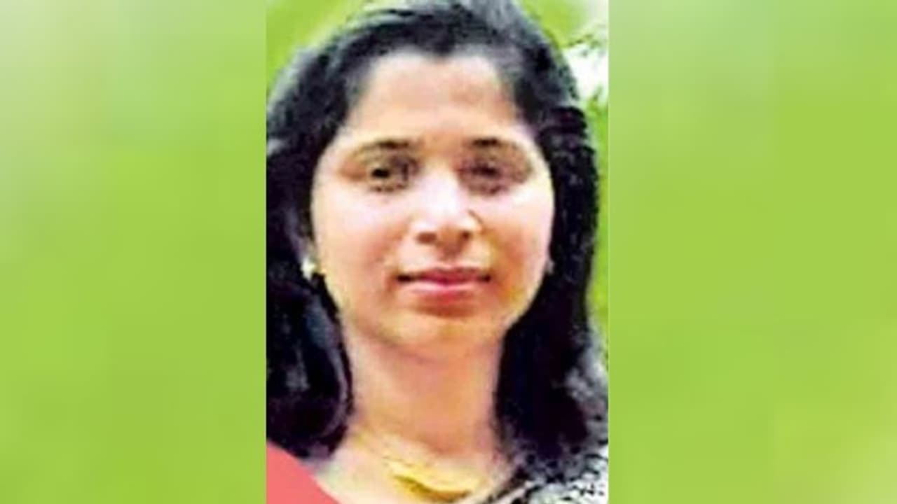 കാനഡയിൽ കാറിടിച്ച് ചികിത്സയിലായിരുന്ന മലയാളി നഴ്സ് മരിച്ചു കാനഡയിൽ കാറിടിച്ച് ചികിത്സയിലായിരുന്ന മലയാളി നഴ്സ് മരിച്ചു