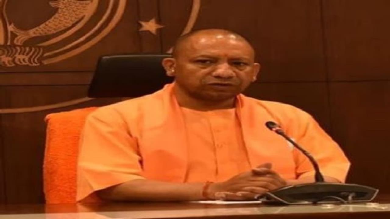 काशी में सीएम योगी ने की समीक्षा बैठक,पोर्टल पर आ रहीं शिकायतों के निस्तारण को लेकर अफसरों को दिए सख्त निर्देश काशी में सीएम योगी ने की समीक्षा बैठक,पोर्टल पर आ रहीं शिकायतों के निस्तारण को लेकर अफसरों को दिए सख्त निर्देश