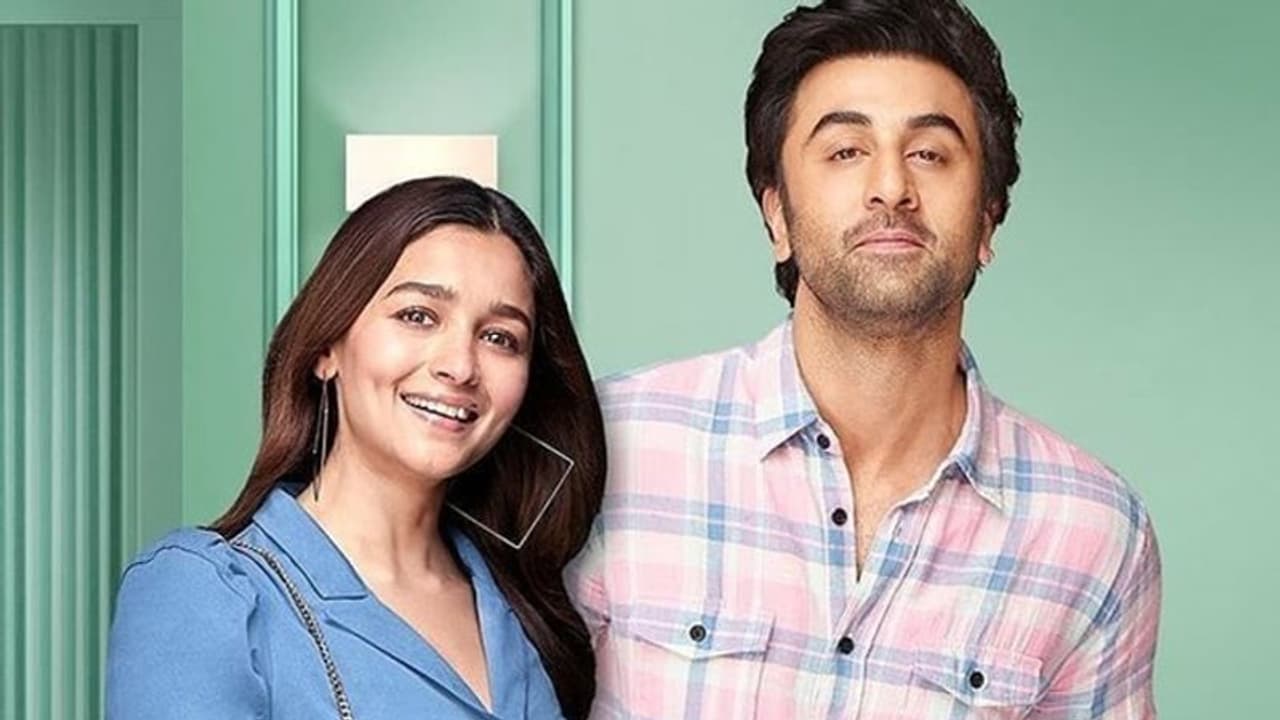 आलिया भट्ट रणबीर कपूर डेस्टिनेशन वेडिंग नहीं बल्कि इस जगह लेंगे फेरे, निभाएंगे घर की इस परंपरा आलिया भट्ट रणबीर कपूर डेस्टिनेशन वेडिंग नहीं बल्कि इस जगह लेंगे फेरे, निभाएंगे घर की इस परंपरा