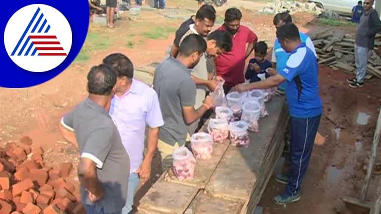 ಝಟ್ಕಾ ವರ್ಸಸ್ ಹಲಾಲ್, ಹಿಂದೂ ಸಂಘಟನೆ ಮುಖಂಡರಿಂದ ಮಾಂಸ ಖರೀದಿಗೆ ಕ್ಯೂ!