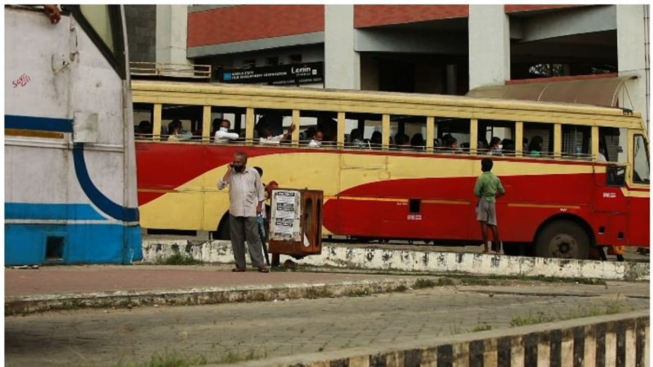KSRTC : കെഎസ്ആര്ടിസി സാമ്പത്തിക പ്രതിസന്ധി; പകുതി ശമ്പളത്തോടെ കൂടുതല് ജീവനക്കാര്ക്ക് ദീര്ഘാവധി KSRTC : കെഎസ്ആര്ടിസി സാമ്പത്തിക പ്രതിസന്ധി; പകുതി ശമ്പളത്തോടെ കൂടുതല് ജീവനക്കാര്ക്ക് ദീര്ഘാവധി