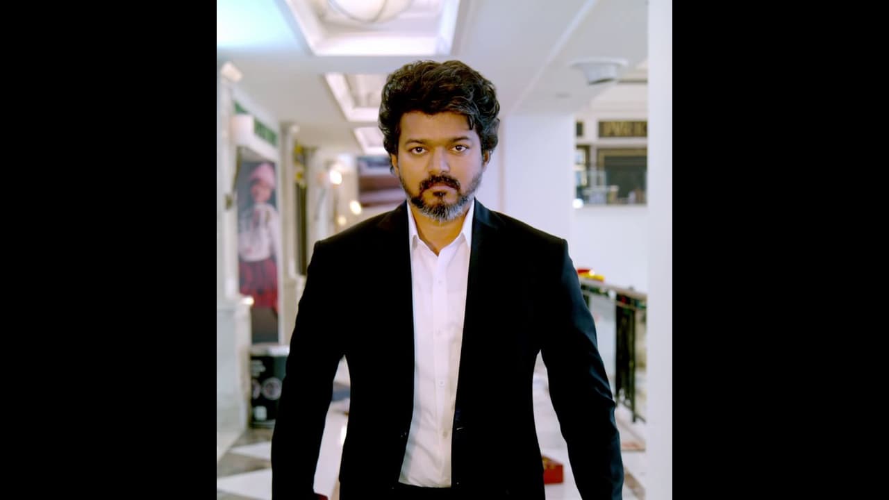 உயர்நீதி மன்றத்தில் அசிங்கபட்டும் திருந்தலையா.?? நடிகர் விஜய்யை டார் டாரா கிழித்த இஸ்லாமிய அமைப்பு. உயர்நீதி மன்றத்தில் அசிங்கபட்டும் திருந்தலையா.?? நடிகர் விஜய்யை டார் டாரா கிழித்த இஸ்லாமிய அமைப்பு.