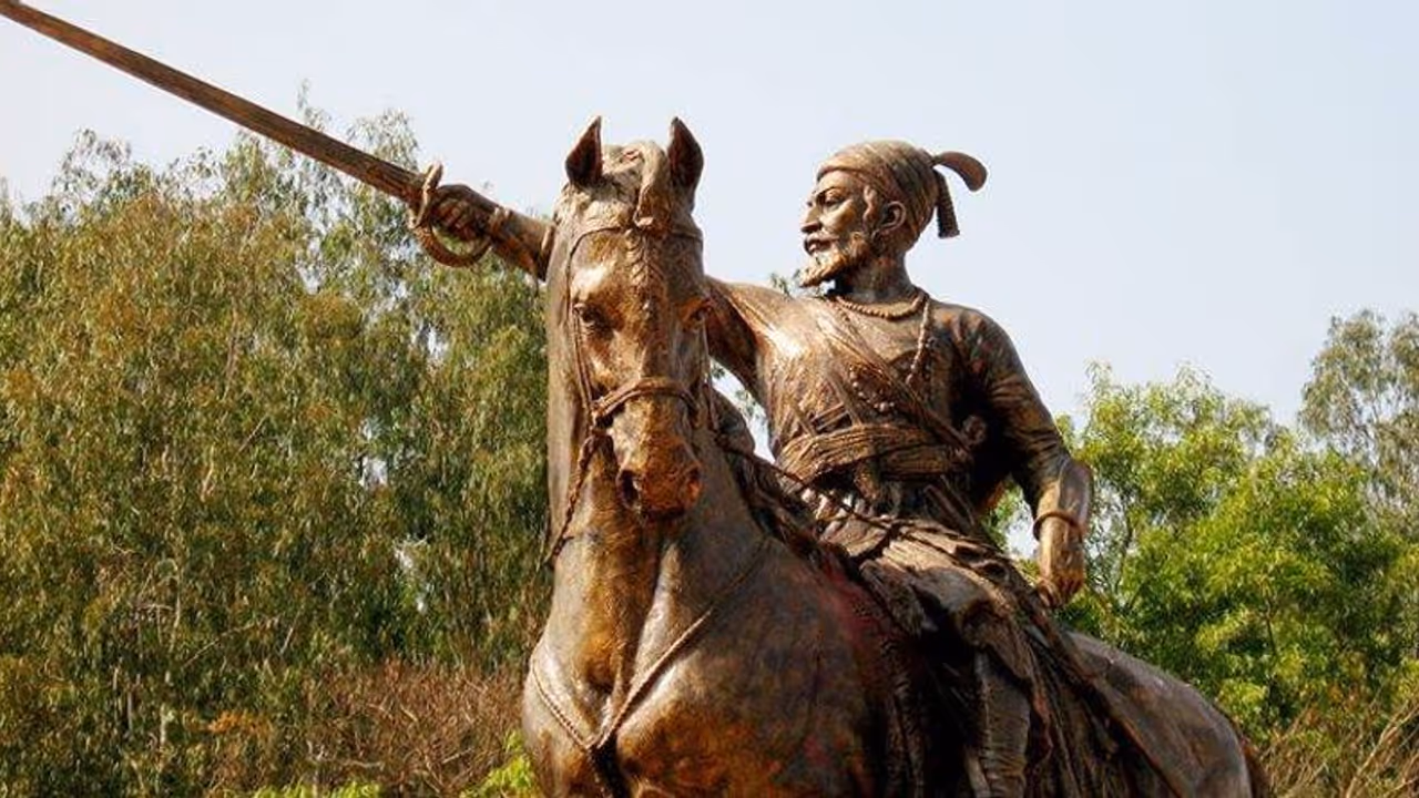 ಬೆಳಗಾವಿಯಲ್ಲಿ ಕಾಂಗ್ರೆಸ್, ಬಿಜೆಪಿ ನಡುವೆ ಶಿವಾಜಿ ಪ್ರತಿಮೆ ಜಟಾಪಟಿ ಬೆಳಗಾವಿಯಲ್ಲಿ ಕಾಂಗ್ರೆಸ್, ಬಿಜೆಪಿ ನಡುವೆ ಶಿವಾಜಿ ಪ್ರತಿಮೆ ಜಟಾಪಟಿ