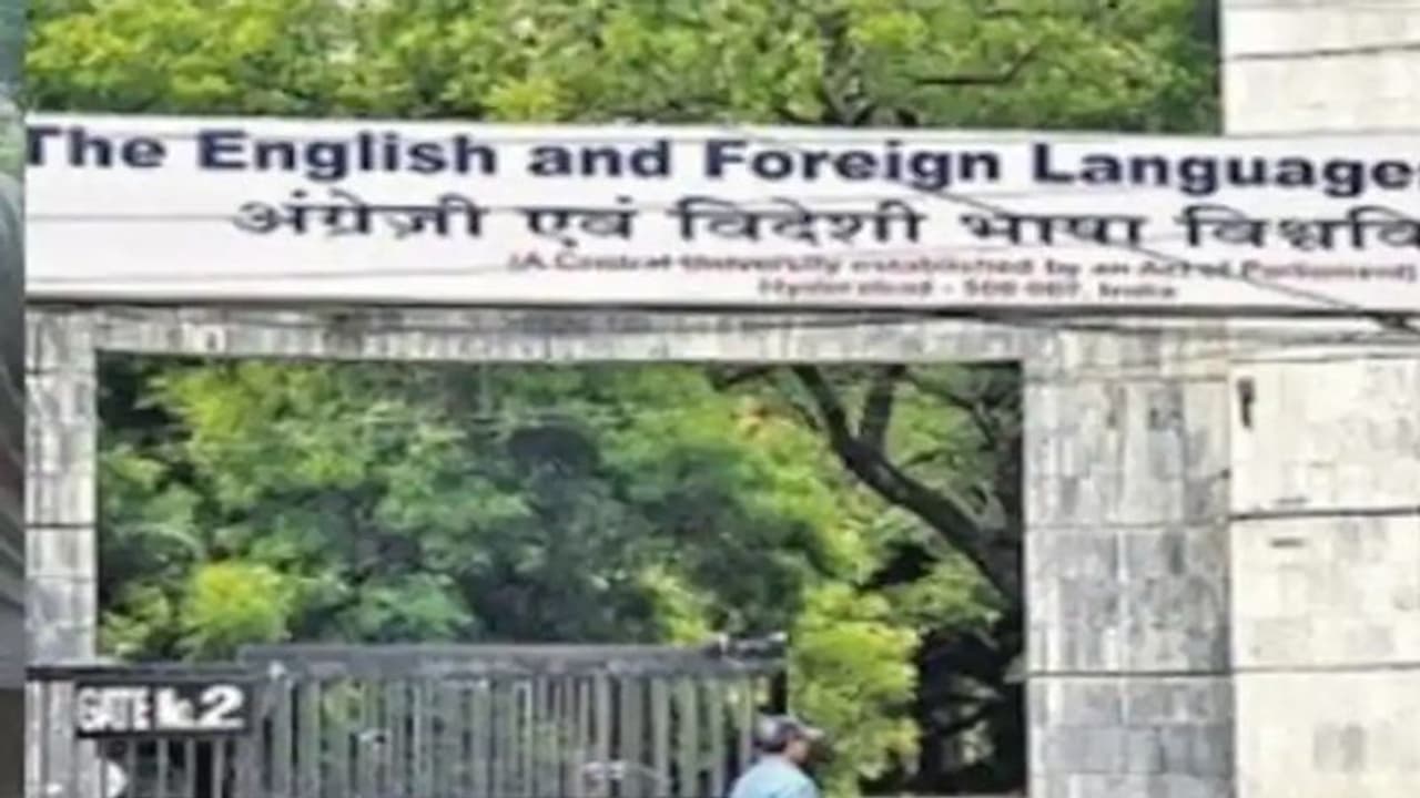 ఓబీసీ కోటా విషయంలో హైదరాబాద్లోని EFLUపై విమర్శలు.. ఓబీసీ కోటా విషయంలో హైదరాబాద్లోని EFLUపై విమర్శలు..