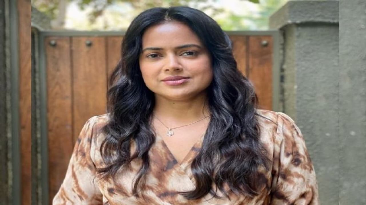 Sameera Reddy : విల్ స్మిత్ చెంపదెబ్బ ఘటన తర్వాత.. అలోపేసియా వ్యాధితో పోరాడుతున్నట్టు తెలిపిన నటి సమీరా రెడ్డి Sameera Reddy : విల్ స్మిత్ చెంపదెబ్బ ఘటన తర్వాత.. అలోపేసియా వ్యాధితో పోరాడుతున్నట్టు తెలిపిన నటి సమీరా రెడ్డి