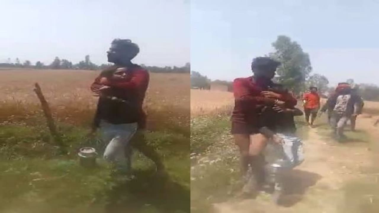 फिल्मी स्टाइल से लुटेरे ने लड़की की गर्दन पर चाकू रखकर मांगा रास्ता, मिनटों तक चले इस खेल का वीडियो हुआ वायरल फिल्मी स्टाइल से लुटेरे ने लड़की की गर्दन पर चाकू रखकर मांगा रास्ता, मिनटों तक चले इस खेल का वीडियो हुआ वायरल