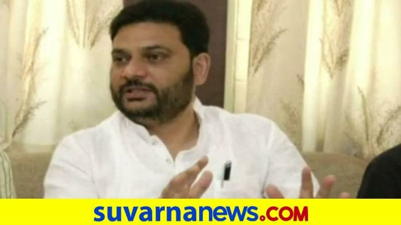 Halal Jhatka Politics: ಮುಸ್ಲಿಮರಿಗಿಂತ ಬಿಜೆಪಿಯವರೇ ಹೆಚ್ಚು ಖುರಾನ್ ಓದುತ್ತಿದ್ದಾರೆ: ತಮಟಗಾರ Halal Jhatka Politics: ಮುಸ್ಲಿಮರಿಗಿಂತ ಬಿಜೆಪಿಯವರೇ ಹೆಚ್ಚು ಖುರಾನ್ ಓದುತ್ತಿದ್ದಾರೆ: ತಮಟಗಾರ