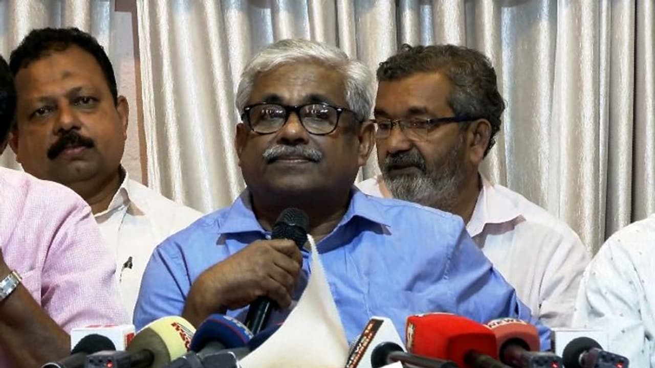 ആർജെഡി, ജെഡിഎസ്, സമാജ്വാദി പാർട്ടികളുമായി എൽജെഡി ലയന ചർച്ച; മെയ് 25 നുള്ളിൽ അന്തിമ തീരുമാനം ആർജെഡി, ജെഡിഎസ്, സമാജ്വാദി പാർട്ടികളുമായി എൽജെഡി ലയന ചർച്ച; മെയ് 25 നുള്ളിൽ അന്തിമ തീരുമാനം