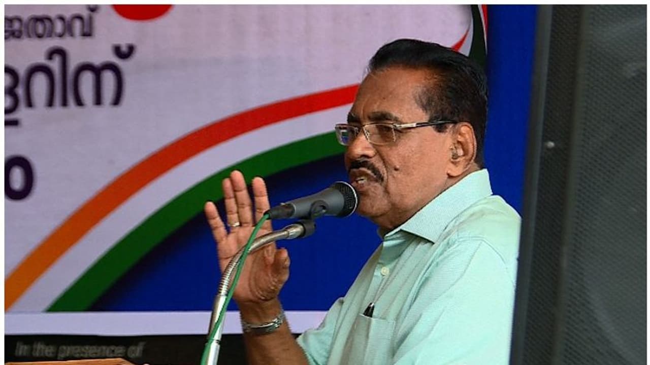 'കോൺഗ്രസിന്റെ കുഴി തോണ്ടുന്നത് കോൺഗ്രസ് തന്നെ', വിമർശനവുമായി ജോർജ്ജ് ഓണക്കൂർ 'കോൺഗ്രസിന്റെ കുഴി തോണ്ടുന്നത് കോൺഗ്രസ് തന്നെ', വിമർശനവുമായി ജോർജ്ജ് ഓണക്കൂർ