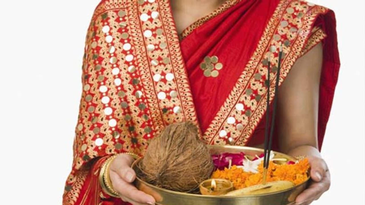 पति की लंबी उम्र के लिए रखा तीज व्रत, महिला को नहीं पता था ये उसका आखिरी दिन होगा पति की लंबी उम्र के लिए रखा तीज व्रत, महिला को नहीं पता था ये उसका आखिरी दिन होगा