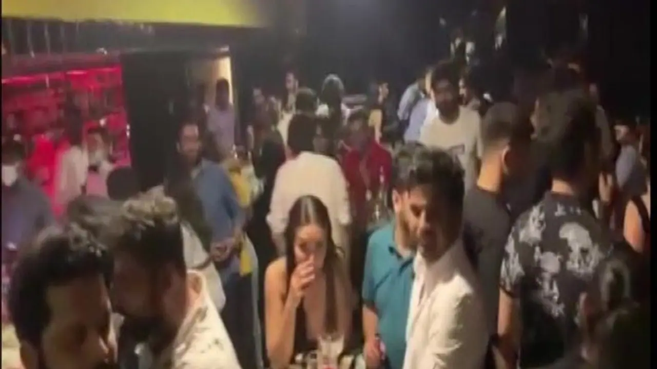 పుడింగ్ అండ్ మింక్ పబ్ డగ్ర్స్ కేసు.. రిమాండ్ రిపోర్ట్లో కీలక విషయాలు.. పుడింగ్ అండ్ మింక్ పబ్ డగ్ర్స్ కేసు.. రిమాండ్ రిపోర్ట్లో కీలక విషయాలు..