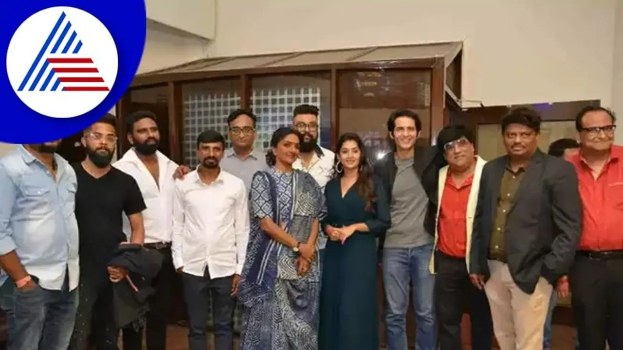 Sarojini Naidu: 'ಭಾರತದ ಕೋಗಿಲೆ' ಸರೋಜಿನಿ ನಾಯ್ಡು ಜೀವನಾಧರಿತ ಚಿತ್ರ ಸರೋಜಿನಿ Sarojini Naidu: 'ಭಾರತದ ಕೋಗಿಲೆ' ಸರೋಜಿನಿ ನಾಯ್ಡು ಜೀವನಾಧರಿತ ಚಿತ್ರ ಸರೋಜಿನಿ