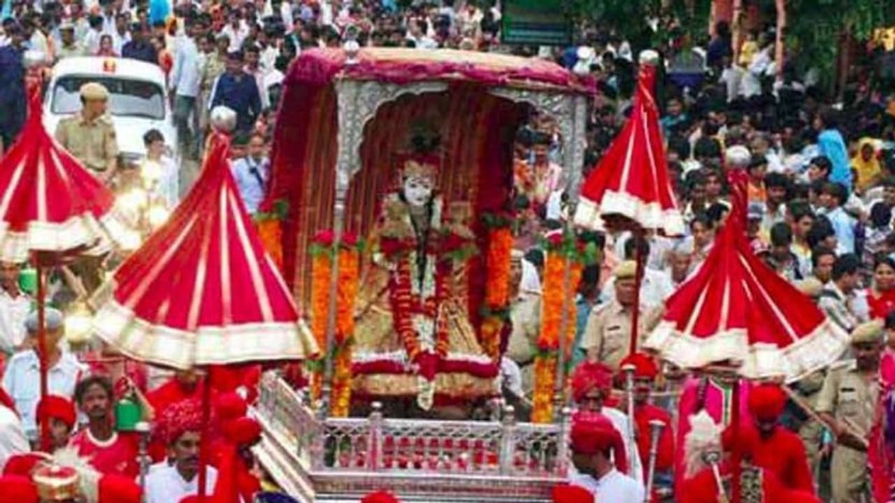जयपुर का गणगौर पर्व: यहां शिव के बिना ही मां गौरी की पूजा, राजशाही ठाठबाट से निकलती है सवारी, जानिए पूरी कहानी