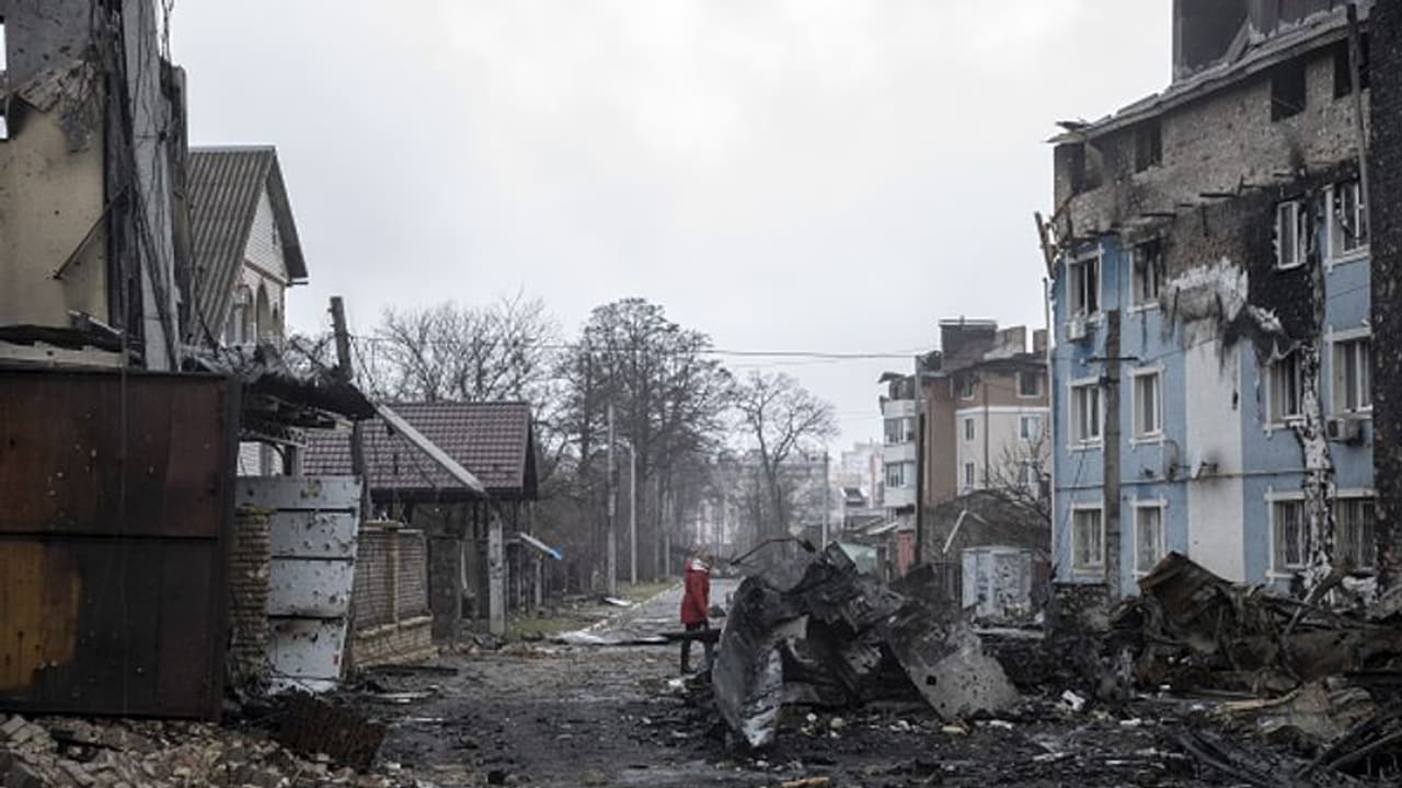 ವಿಶ್ವವನ್ನೇ ನಡುಗಿಸಿದೆ ಉಕ್ರೇನ್ ನರಸಂಹಾರದ ಈ ಚಿತ್ರಗಳು, ಕಂಡ ಕಂಡಲ್ಲಿ ಶವ! ವಿಶ್ವವನ್ನೇ ನಡುಗಿಸಿದೆ ಉಕ್ರೇನ್ ನರಸಂಹಾರದ ಈ ಚಿತ್ರಗಳು, ಕಂಡ ಕಂಡಲ್ಲಿ ಶವ!