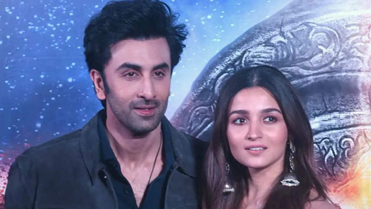Ranbir Kapoor Marriage: तो इसलिए हनीमून पर नहीं जाएंगे आलिया भट्ट रणबीर कपूर, इस दिन ले सकते हैं फेरे