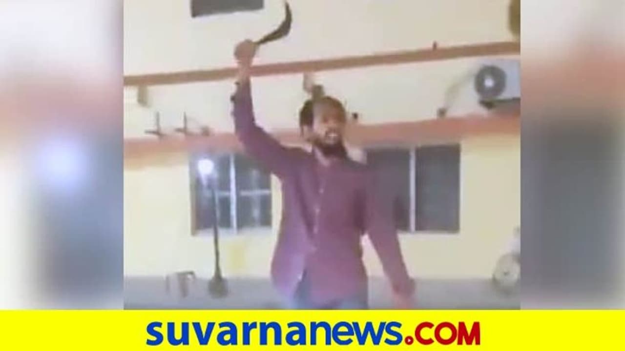 ಗೋರಖ್‌ಪುರ ದೇಗುಲದಲ್ಲಿ ಪೊಲೀಸರ ಮೇಲೆ ದಾಳಿ ಮಾಡಿದ ವ್ಯಕ್ತಿ ಬಾಂಬೆ ಐಐಟಿ ಗ್ರಾಜ್ಯುಯೇಟ್