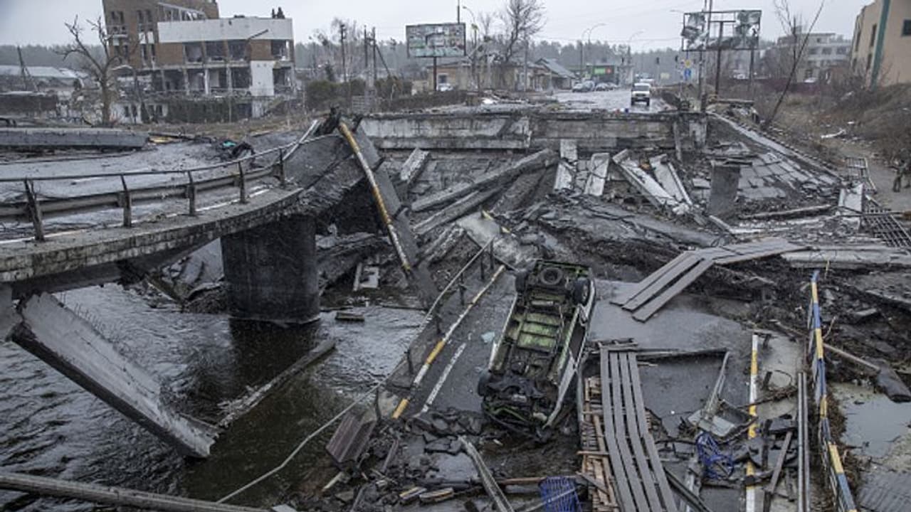 यूक्रेन की महिला मेयर को उठा ले गए थे रूसी सैनिक, पति बेटे सहित 5 शव देवदार के जंगलों में इस हाल में मिले यूक्रेन की महिला मेयर को उठा ले गए थे रूसी सैनिक, पति बेटे सहित 5 शव देवदार के जंगलों में इस हाल में मिले