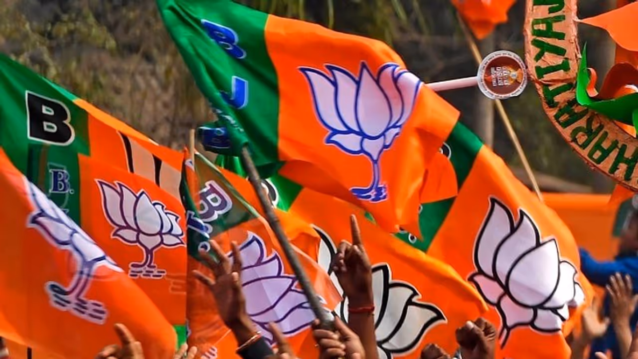 कैसे कोई क्षेत्रीय दल बनता है राष्ट्रीय पार्टी, जानें इसके लिए कौन कौन सी शर्तें करनी पड़ती हैं पूरी 