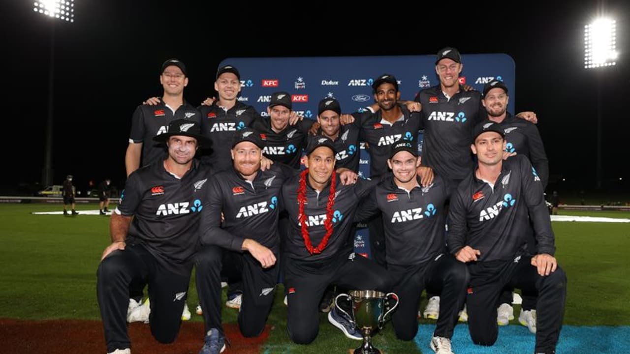 NZ vs NED: வில் யங், கப்டில் அபார சதம்.. நெதர்லாந்தை ஒயிட்வாஷ் செய்து ஒருநாள் தொடரை வென்றது நியூசிலாந்து NZ vs NED: வில் யங், கப்டில் அபார சதம்.. நெதர்லாந்தை ஒயிட்வாஷ் செய்து ஒருநாள் தொடரை வென்றது நியூசிலாந்து