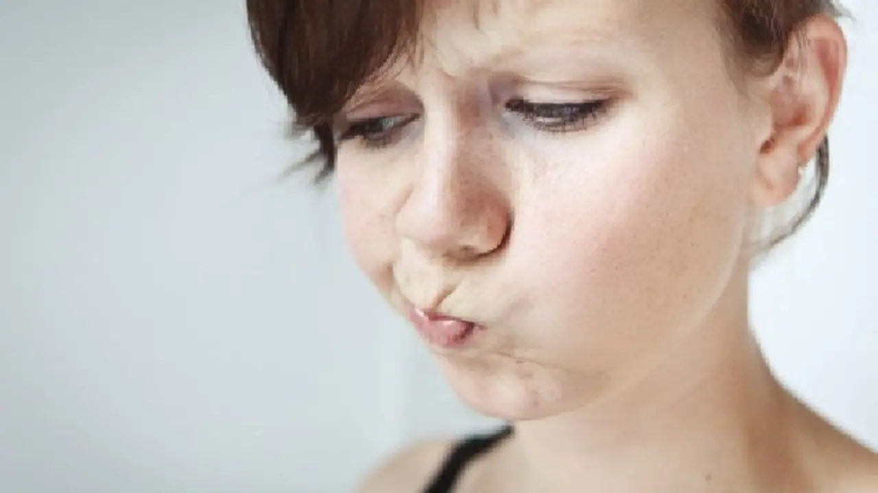 থুতনিতে জমে থাকা ব্ল্যাক হেডস দূর করুন ঘরোয়া উপায়, রইল কয়টি প্যাকের হদিশ থুতনিতে জমে থাকা ব্ল্যাক হেডস দূর করুন ঘরোয়া উপায়, রইল কয়টি প্যাকের হদিশ