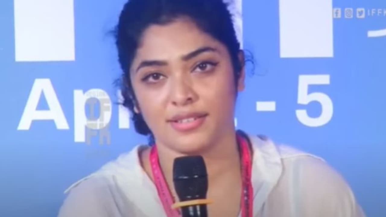 സിനിമാ മേഖലയിലെ സ്ത്രീകൾക്ക് പരാതി പറയാൻ ഇടമില്ല, ഇന്റേണൽ കമ്മിറ്റികൾ വണമെന്നും റിമ കല്ലിങ്കൽ