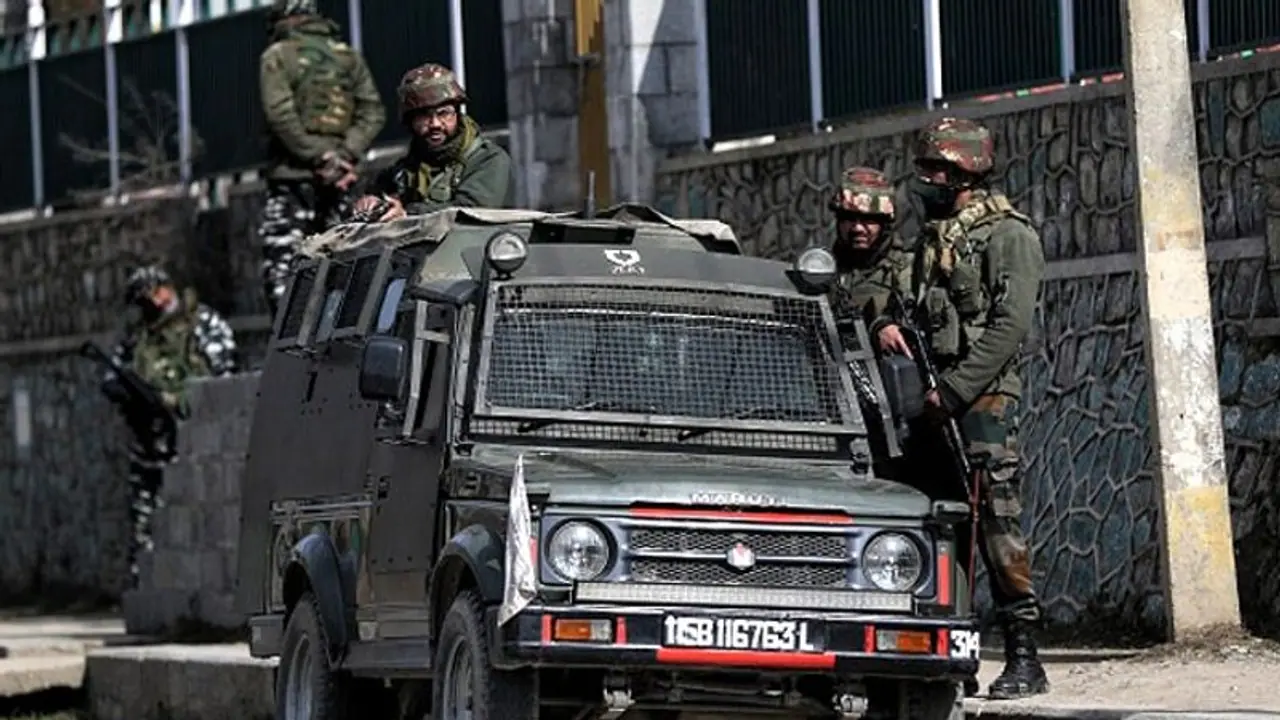 'কাশ্মীর শুধু কাশ্মীরিদের জন্য' পোস্টার পড়ার পরেই ভূস্বর্গে জঙ্গিদের টার্গেট এক হিন্দু 'কাশ্মীর শুধু কাশ্মীরিদের জন্য' পোস্টার পড়ার পরেই ভূস্বর্গে জঙ্গিদের টার্গেট এক হিন্দু