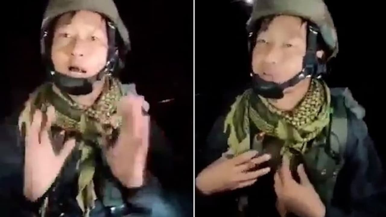 Indian Army officer owns responsibility for injuring two civilians in firing, netizens love it Indian Army officer owns responsibility for injuring two civilians in firing, netizens love it