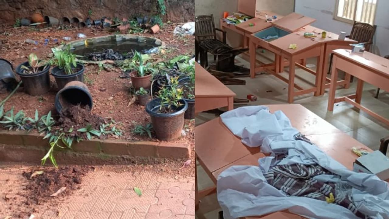ക്ലാസ് മുറികള് ചവിട്ടിത്തുറന്നു, പഠനോപകരണങ്ങള് തകര്ത്തു; മാനിപുരം സ്കൂളിൽ സാമൂഹ്യ വിരുദ്ധരുടെ അഴിഞ്ഞാട്ടം ക്ലാസ് മുറികള് ചവിട്ടിത്തുറന്നു, പഠനോപകരണങ്ങള് തകര്ത്തു; മാനിപുരം സ്കൂളിൽ സാമൂഹ്യ വിരുദ്ധരുടെ അഴിഞ്ഞാട്ടം