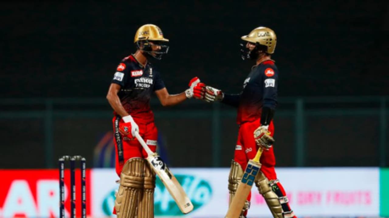 IPL 2022 RCB Vs RR: कार्तिक शाहबाज की जोड़ी ने पलटी बाजी, Rajasthan पर 4 विकेट से बंगलुरू की जीत