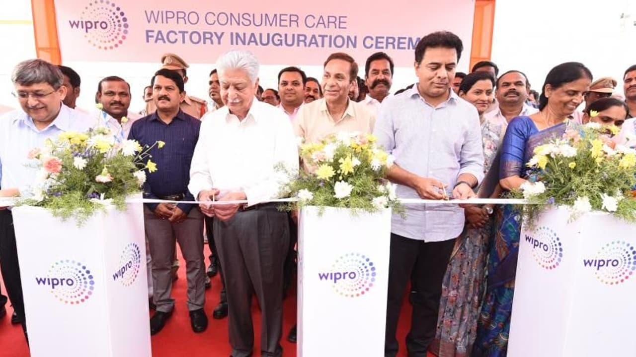 Azim Premji: తెలంగాణలో పెట్టుబడులు పెట్టే యోచనలో ఉన్నాం: అజీమ్ ప్రేమ్జీ Azim Premji: తెలంగాణలో పెట్టుబడులు పెట్టే యోచనలో ఉన్నాం: అజీమ్ ప్రేమ్జీ