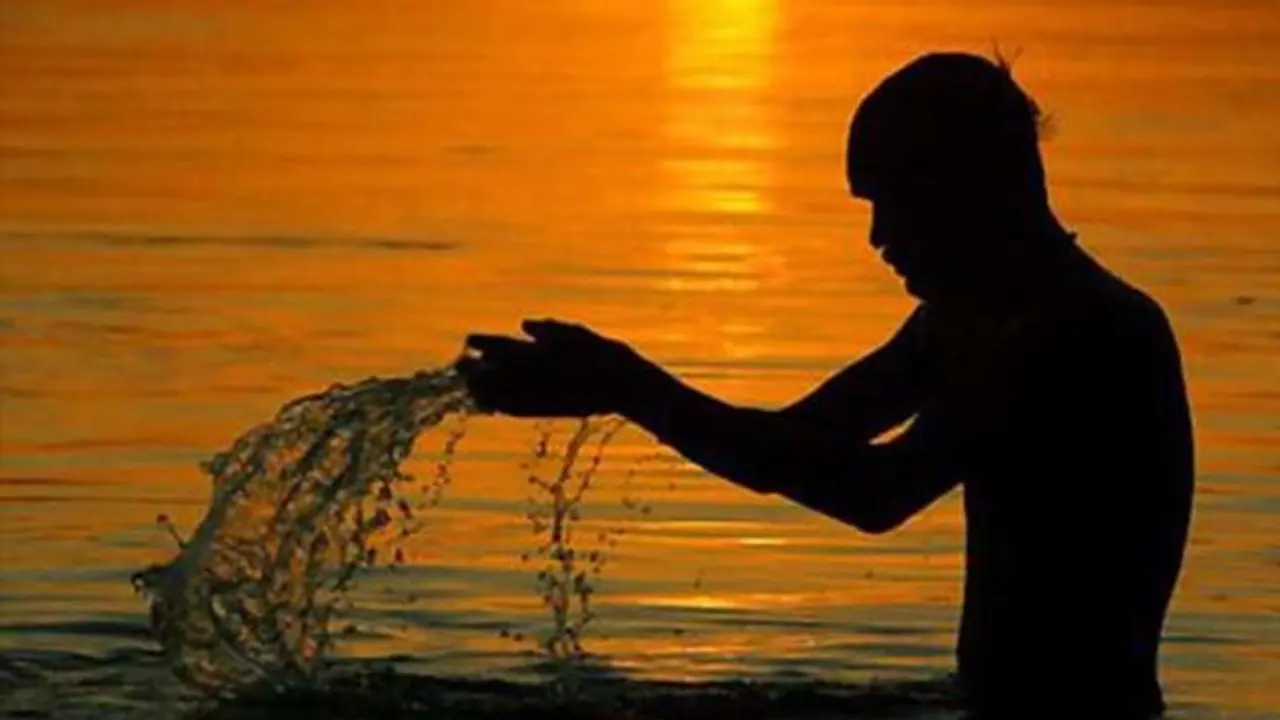 यमुना छठ 7 अप्रैल को, इस दिन यमराज और सूर्यदेव की पूजा भी होती है, जानिए महत्व व खास बातें यमुना छठ 7 अप्रैल को, इस दिन यमराज और सूर्यदेव की पूजा भी होती है, जानिए महत्व व खास बातें