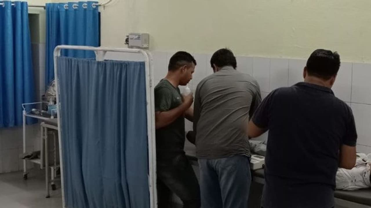 राजस्थान के बीकानेर में भयानक एक्सीडेंट: सड़क पर बिखर गए शवों के चीथडे़, टुकड़े और खून देखकर दहल गया दिल राजस्थान के बीकानेर में भयानक एक्सीडेंट: सड़क पर बिखर गए शवों के चीथडे़, टुकड़े और खून देखकर दहल गया दिल