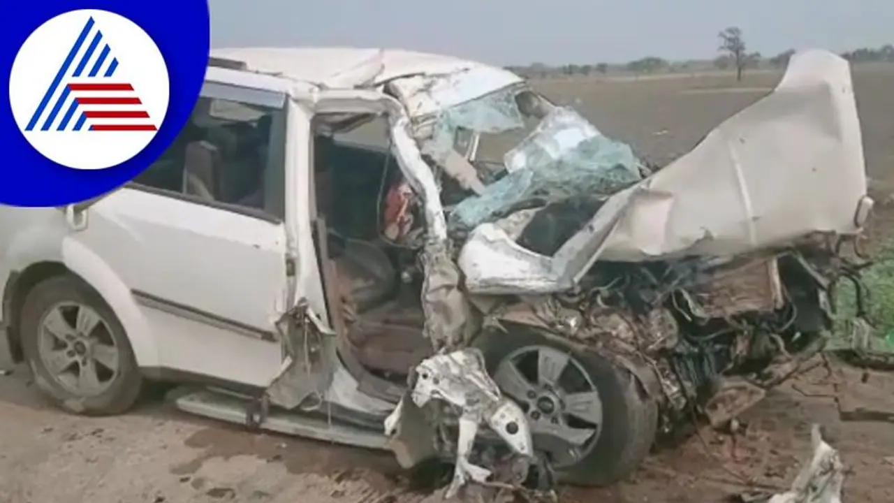 Hubballi Accident: ಮತ್ತೊಂದು ಭೀಕರ ಅಪಘಾತ: XUV ಕಾರಲ್ಲಿದ್ದ ತಾಯಿ ಮಗ ದಾರುಣ ಸಾವು Hubballi Accident: ಮತ್ತೊಂದು ಭೀಕರ ಅಪಘಾತ: XUV ಕಾರಲ್ಲಿದ್ದ ತಾಯಿ ಮಗ ದಾರುಣ ಸಾವು