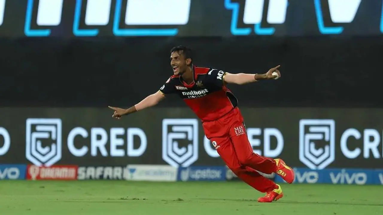 వాషింగ్టన్ సుందర్కి గాయం... లక్కీ ఛాన్స్ కొట్టేసిన ఆర్సీబీ ప్లేయర్ షాబాజ్ అహ్మద్... వాషింగ్టన్ సుందర్కి గాయం... లక్కీ ఛాన్స్ కొట్టేసిన ఆర్సీబీ ప్లేయర్ షాబాజ్ అహ్మద్...