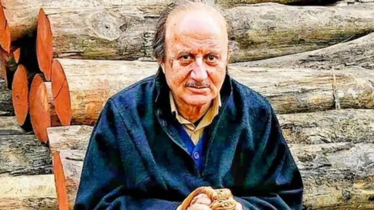 इस वजह से अनुपम खेर को सालों से नहीं जाने दिया गया कश्मीर, छलका दर्द तो मां को लेकर कही ये बात इस वजह से अनुपम खेर को सालों से नहीं जाने दिया गया कश्मीर, छलका दर्द तो मां को लेकर कही ये बात