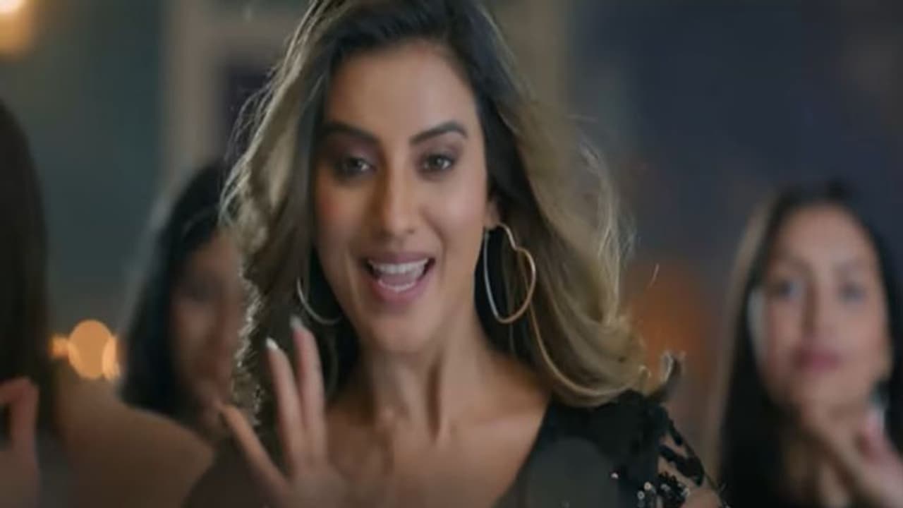 अक्षरा सिंह का नया गाना 'लौंग लाची' हुआ रिलीज, Video देख फैंस बोले भोजपुरिया शेरनी ने कमाल कर दिया अक्षरा सिंह का नया गाना 'लौंग लाची' हुआ रिलीज, Video देख फैंस बोले भोजपुरिया शेरनी ने कमाल कर दिया