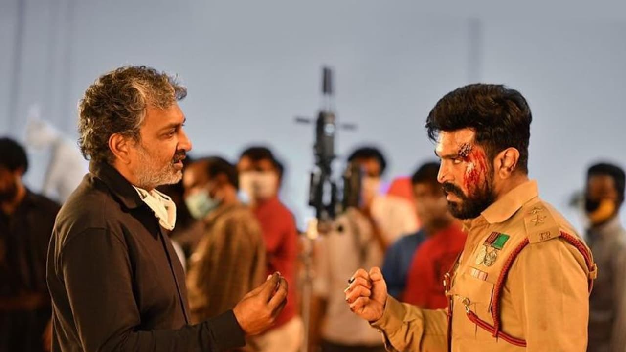 RRR Movie: ఆర్ ఆర్ ఆర్ లో తన ఫేవరెట్ సీన్ రివీల్ చేసిన చరణ్.. ఇంతకీ ఏమిటా ఎపిసోడ్? RRR Movie: ఆర్ ఆర్ ఆర్ లో తన ఫేవరెట్ సీన్ రివీల్ చేసిన చరణ్.. ఇంతకీ ఏమిటా ఎపిసోడ్?