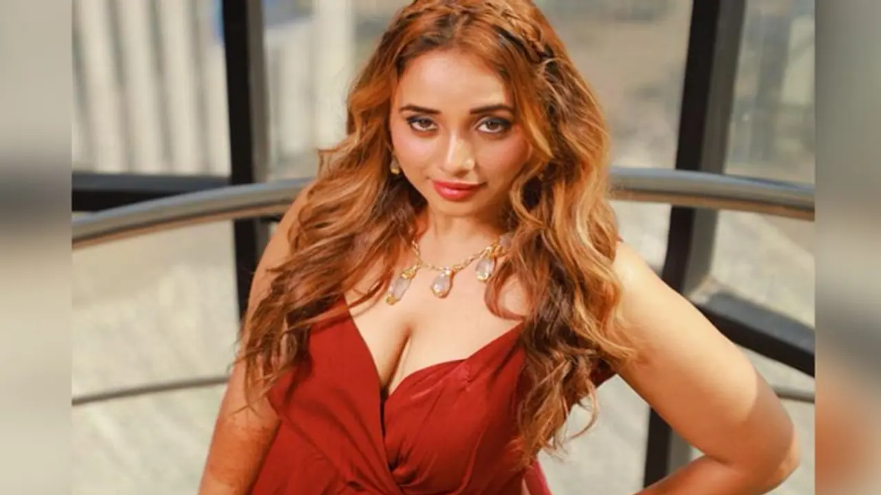 अपनी मां से भी 2 साल बड़ी है मस्तराम की एक्ट्रेस, जानें क्यों बोली कई हीरोइनें मेरे सामने दूध पीती बच्चियां अपनी मां से भी 2 साल बड़ी है मस्तराम की एक्ट्रेस, जानें क्यों बोली कई हीरोइनें मेरे सामने दूध पीती बच्चियां